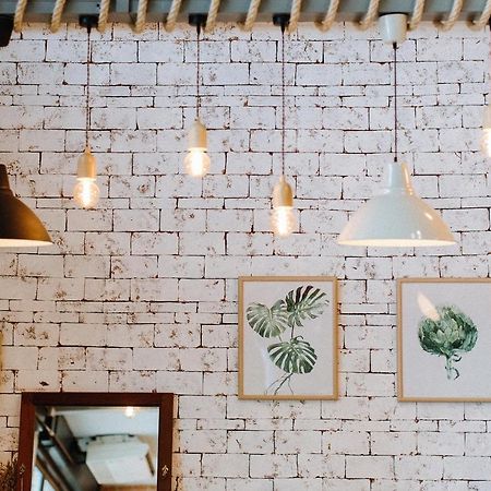 فندق Pine Cafe'&Bed فرا ناخون سي أيوتثايا المظهر الخارجي الصورة