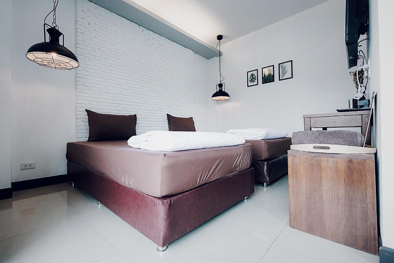 فندق Pine Cafe'&Bed فرا ناخون سي أيوتثايا المظهر الخارجي الصورة