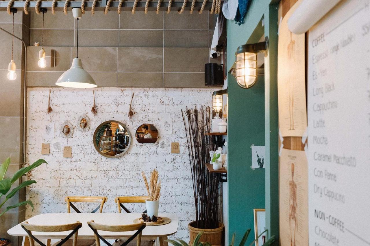 فندق Pine Cafe'&Bed فرا ناخون سي أيوتثايا المظهر الخارجي الصورة