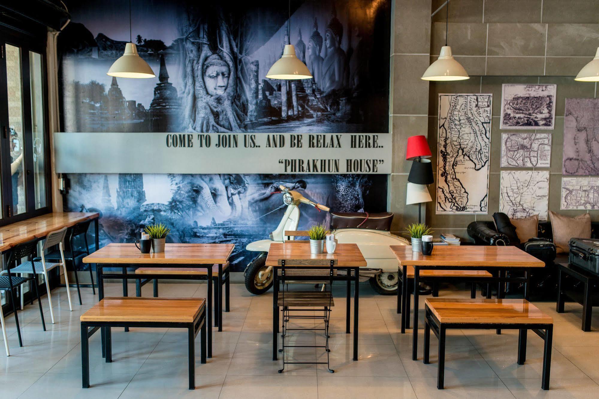 فندق Pine Cafe'&Bed فرا ناخون سي أيوتثايا المظهر الخارجي الصورة